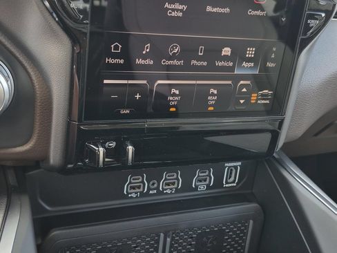 New 2026 RAM 1500 Laramie AWD/4WD image 31