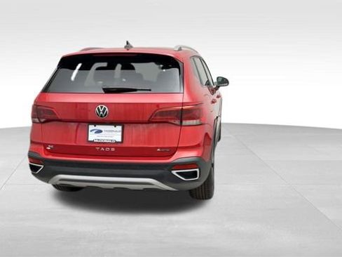 Used 2023 Volkswagen Taos SE w/ Panoramic Sunroof Package image 3