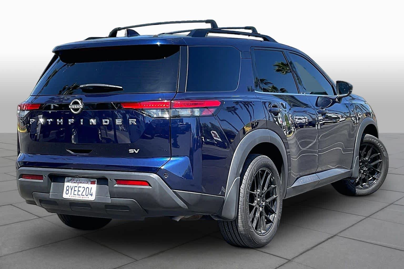 Used 2022 Nissan Pathfinder SV FWD image 12