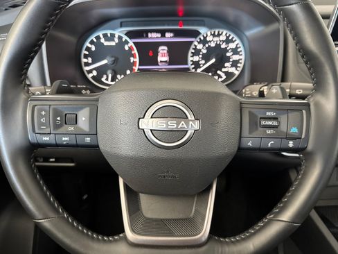 Used 2025 Nissan Rogue SV AWD/4WD image 10