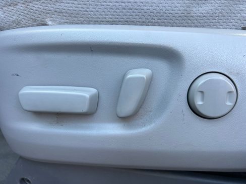 Used 2017 Toyota Sienna LE image 27