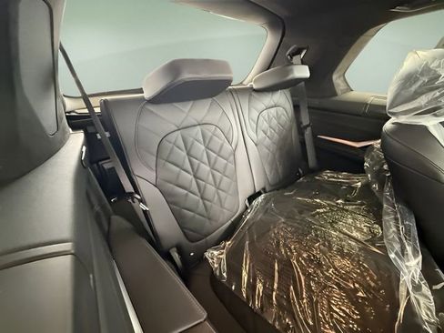 Used 2026 BMW X7 xDrive40i w/ M Sport Package image 37