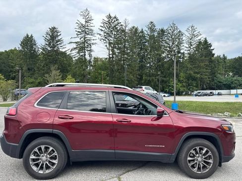 Used 2019 Jeep Cherokee Latitude Plus w/ Comfort/Convenience Group AWD/4WD image 9