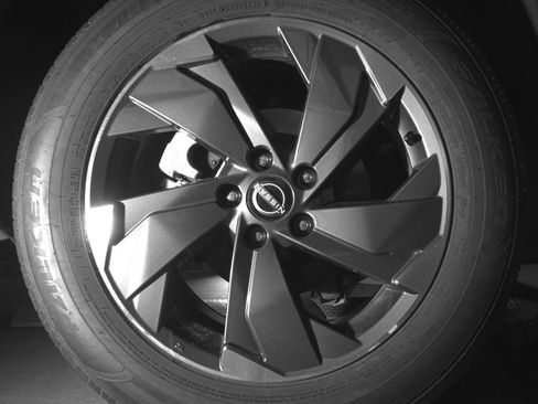 Used 2025 Nissan Rogue SV FWD image 15