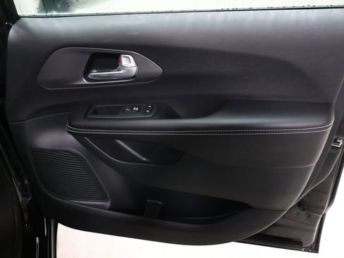 New 2026 Chrysler Voyager LX image 16