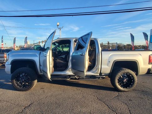Used 2018 GMC Sierra 1500 Denali w/ Denali Ultimate Package image 9