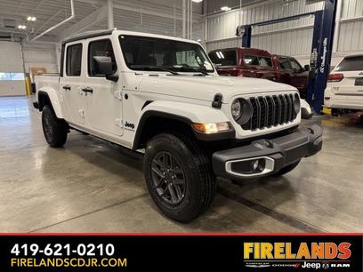 New 2026 Jeep Gladiator Sport