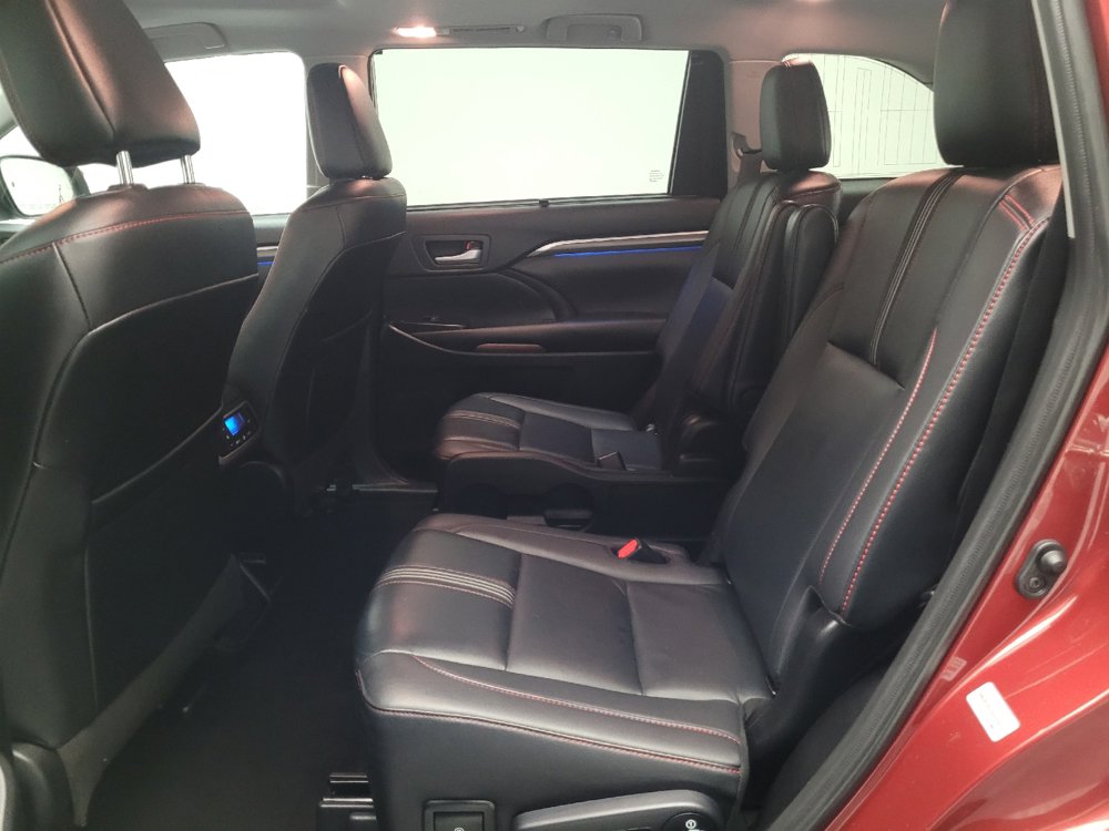 Used 2019 Toyota Highlander SE AWD/4WD image 18