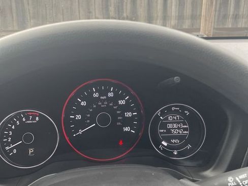 Used 2016 Honda HR-V LX image 31