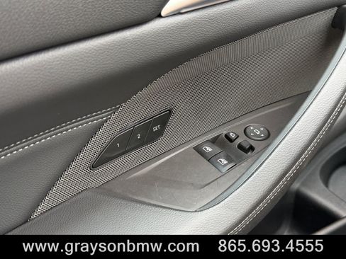 Used 2025 BMW M440i Coupe w/ Premium Package RWD image 18