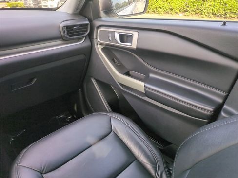 Used 2022 Ford Explorer XLT w/ Class IV Trailer Tow Package image 19