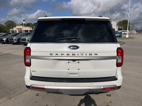 Used 2022 Ford Expedition XLT image 5