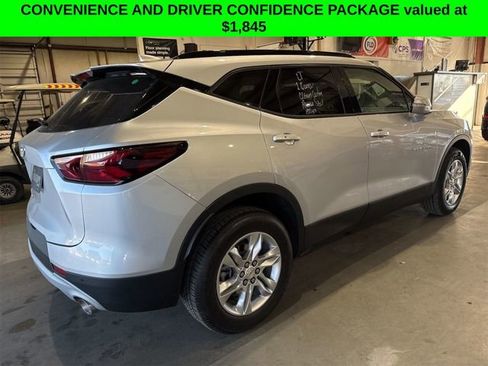 Used 2022 Chevrolet Blazer LT image 2