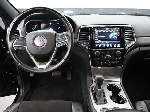 Used 2022 Jeep Grand Cherokee Laredo X image 11