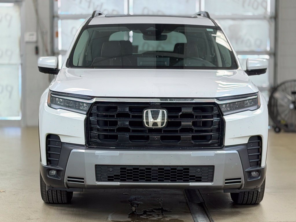 Used 2026 Honda Pilot Elite image 2