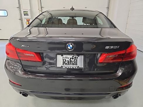 Used 2020 BMW 530i xDrive w/ Convenience Package image 5