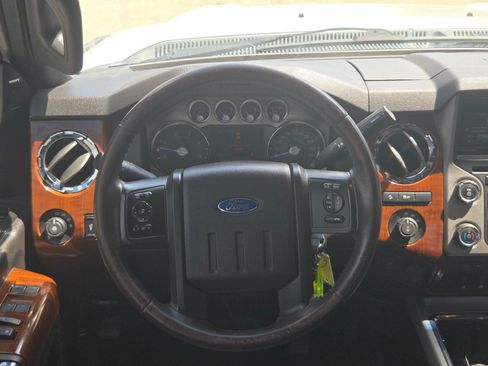 Used 2015 Ford F250 King Ranch w/ FX4 Off-Road Package AWD/4WD image 18