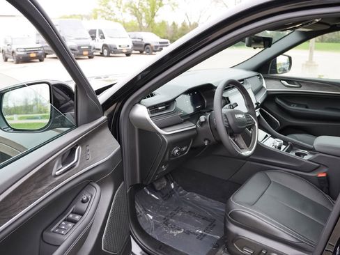 Certified 2026 Jeep Grand Cherokee Limited AWD/4WD image 14
