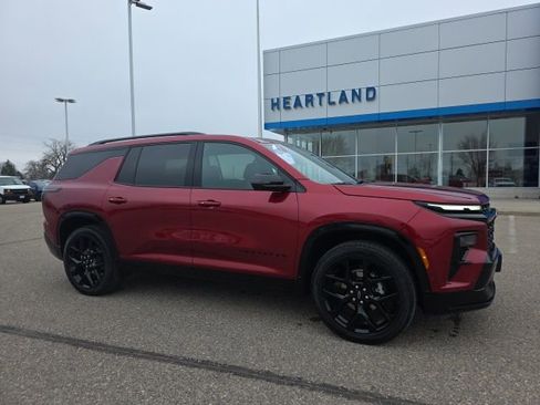 Used 2024 Chevrolet Traverse RS image 10