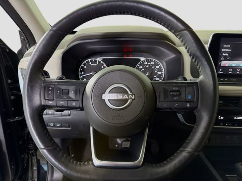 Used 2024 Nissan Rogue SV w/ SV Premium Package FWD image 15