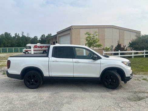 Used 2021 Honda Ridgeline Black Edition image 4