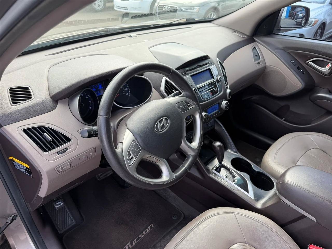 Used 2013 Hyundai Tucson Limited FWD image 21