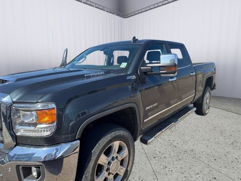 Used 2018 GMC Sierra 2500 SLT w/ Duramax Plus Package AWD/4WD image 1
