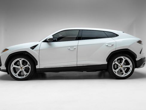 Used 2020 Lamborghini Urus AWD/4WD image 11