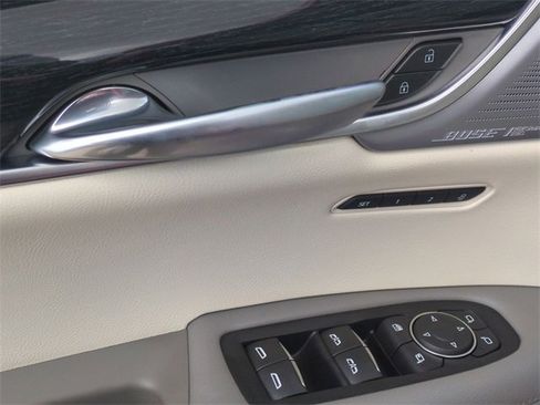 Used 2024 Cadillac XT6 Premium Luxury image 24