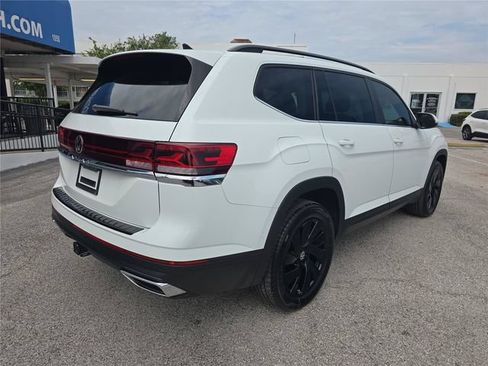 Used 2024 Volkswagen Atlas SE FWD image 3