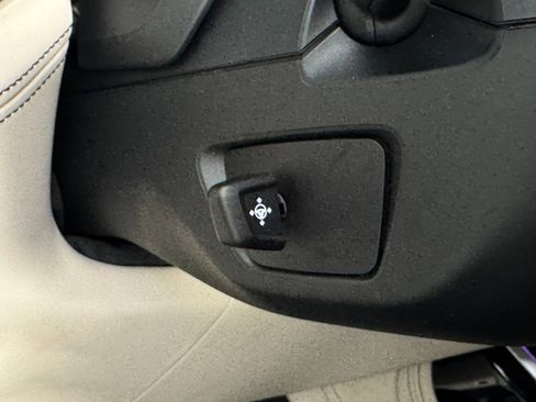 Used 2021 BMW X7 M50i w/ Dynamic Handling Package image 20