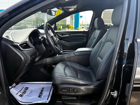 Used 2023 Buick Enclave Essence AWD/4WD image 7