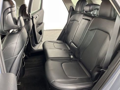 Used 2024 Kia Sportage EX image 36