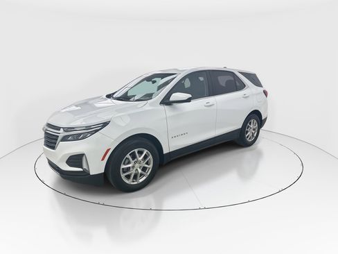 Used 2023 Chevrolet Equinox LT image 4