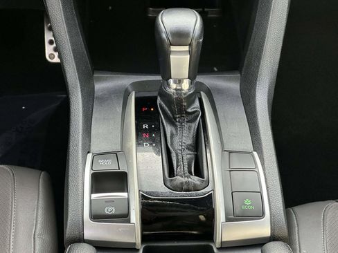 Used 2020 Honda Civic Touring image 6