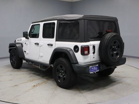 Used 2022 Jeep Wrangler Unlimited Sport AWD/4WD image 9