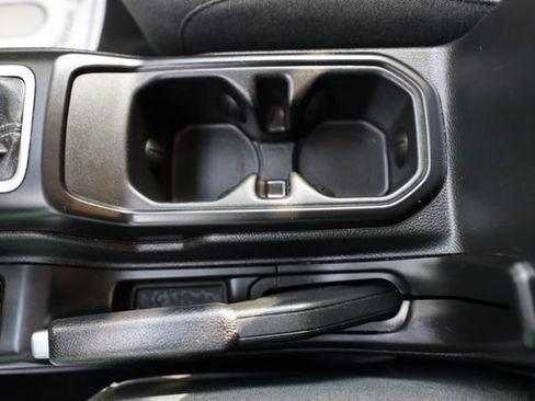 Used 2024 Jeep Wrangler Sahara image 30