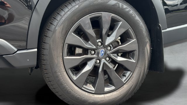 Used 2025 Subaru Outback Onyx Edition AWD/4WD image 17