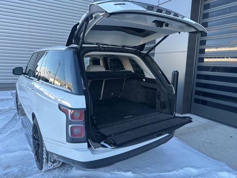 Used 2019 Land Rover Range Rover HSE image 4