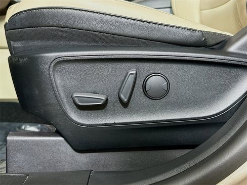 Used 2020 Ford Escape SEL image 23