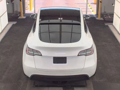 Used 2022 Tesla Model Y Performance AWD/4WD image 5