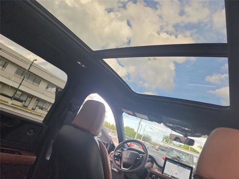 Used 2023 Lincoln Aviator Reserve w/ Equipment Group 201A image 25