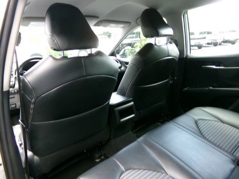 Used 2019 Toyota Camry SE FWD image 16
