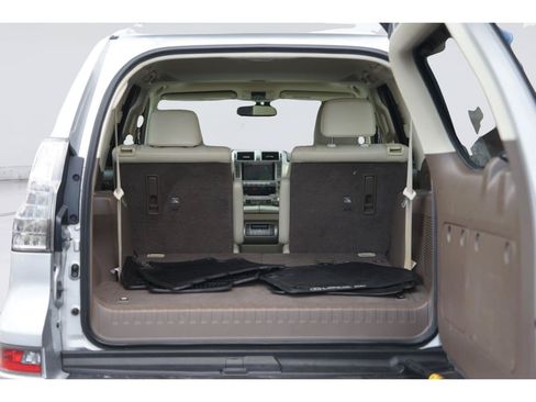 Used 2017 Lexus GX 460 Premium AWD/4WD image 32