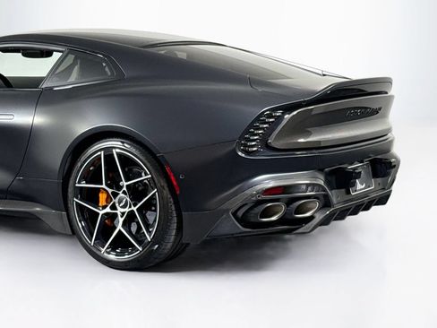 Used 2025 Aston Martin Vanquish RWD image 24