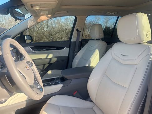 Certified 2025 Cadillac XT6 Premium Luxury w/ Technology Package image 16