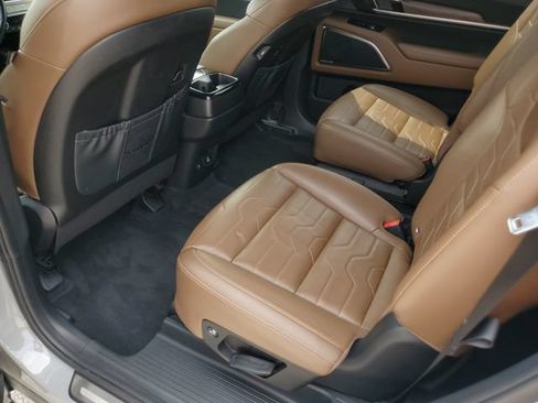Used 2022 Kia Telluride SX w/ SX Prestige Package AWD/4WD image 10