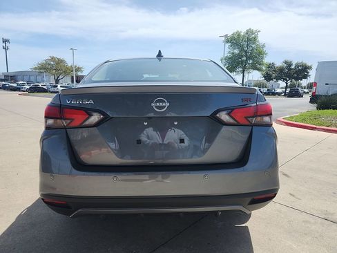 Used 2024 Nissan Versa SR image 4