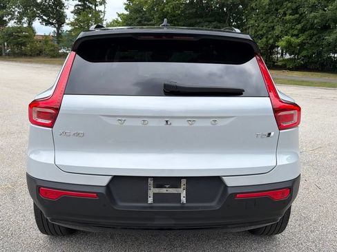 Used 2021 Volvo XC40 T5 R-Design w/ Advanced Package AWD/4WD image 4
