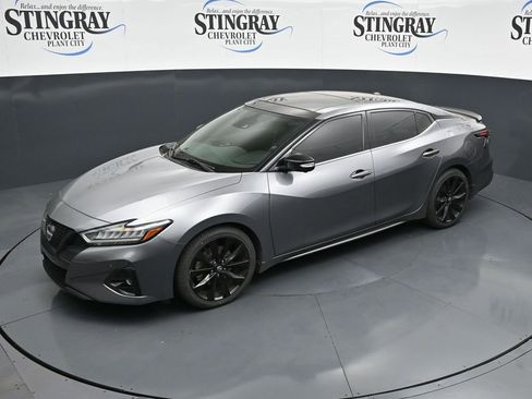 Used 2023 Nissan Maxima SR w/ Sport Mat Group image 11